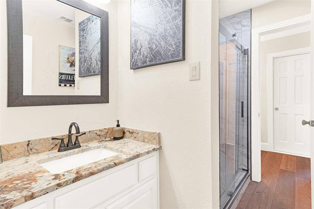 1166 Winding Wood Trail, Scurry, TX 75158 Full Bath