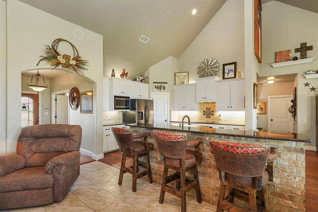 6124 High Meadows Drive, Krum, TX 76249
