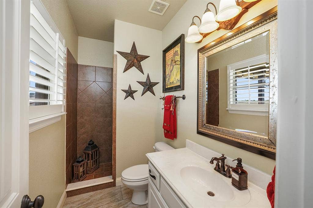 6124 High Meadows Drive, Krum, TX 76249