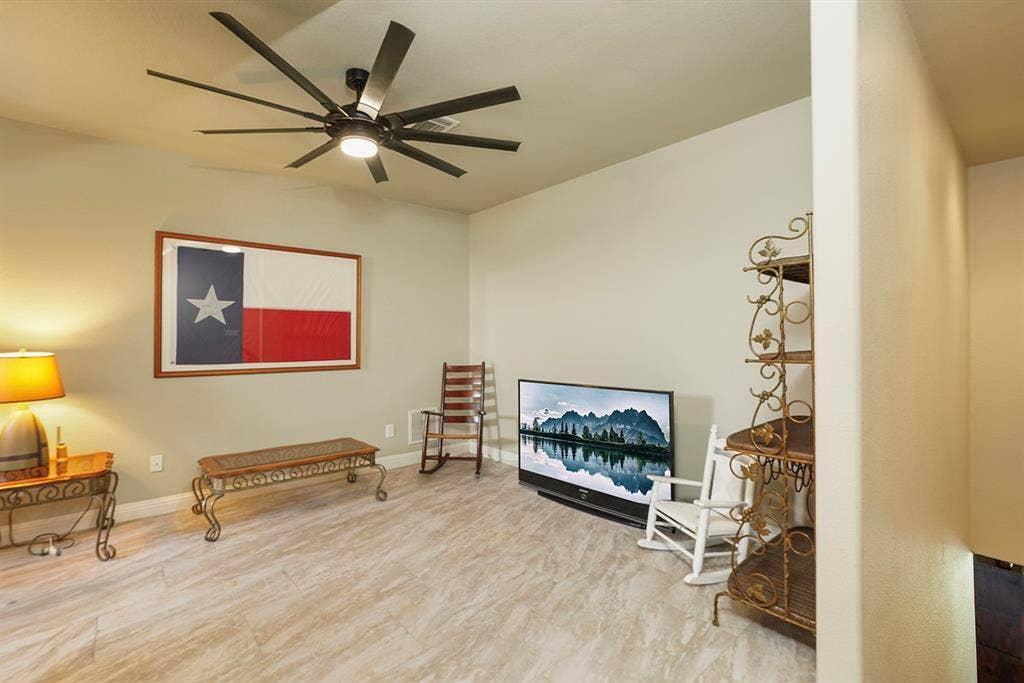 6124 High Meadows Drive, Krum, TX 76249