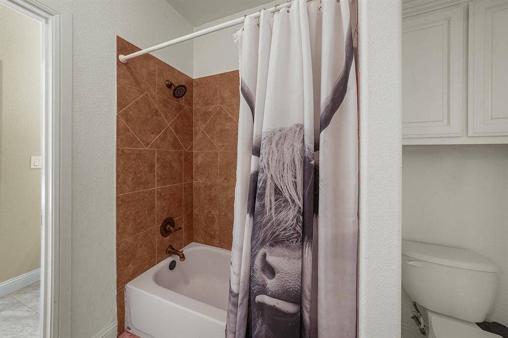 6124 High Meadows Drive, Krum, TX 76249