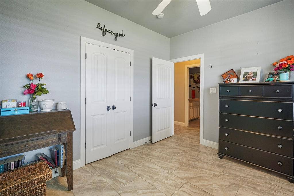 6124 High Meadows Drive, Krum, TX 76249