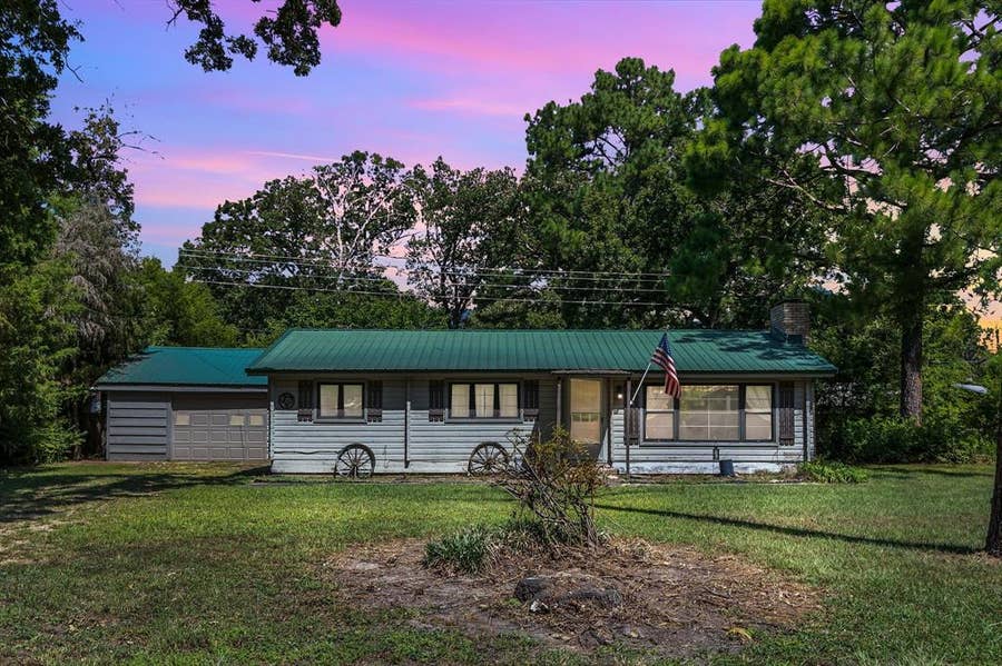 Property photo for 733 Cedarcrest Drive, Tool, TX