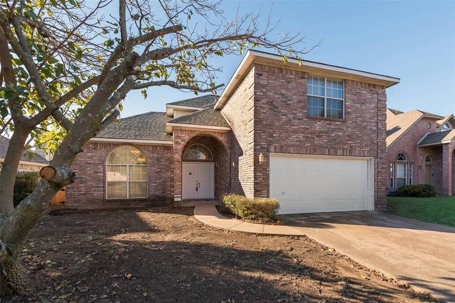 Property photo for 232 W Willow Creek Drive, Glenn Heights, TX