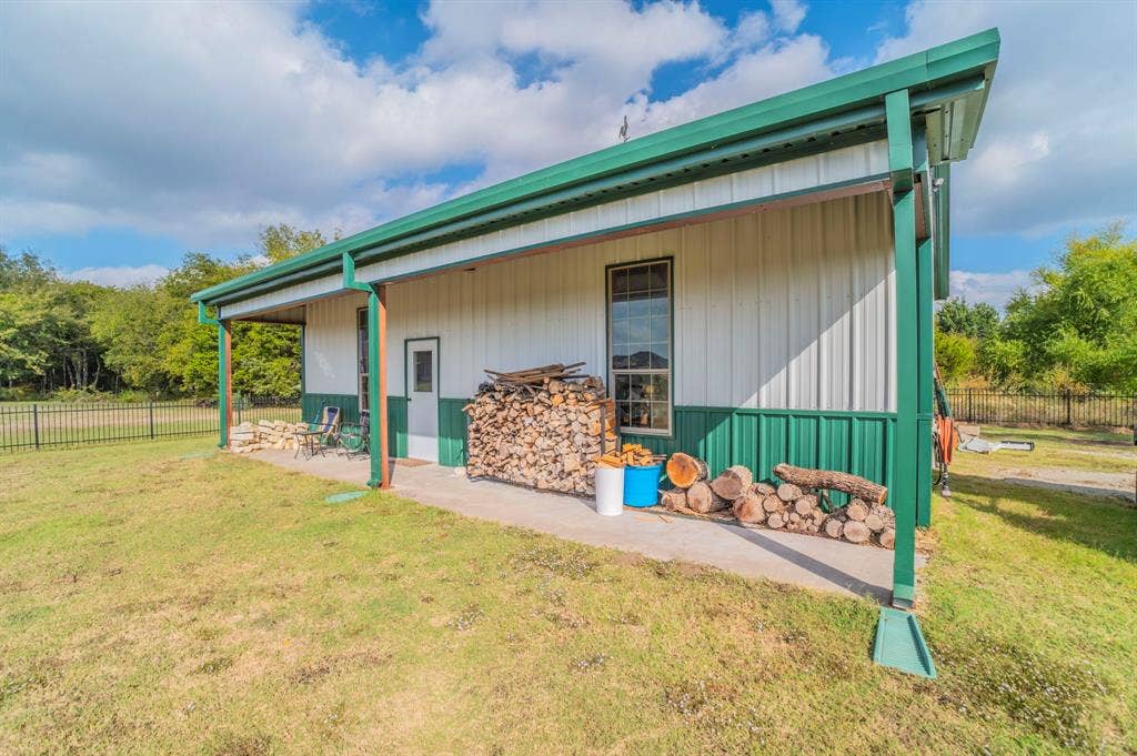 5229 Horseshoe Lane, Royse City, TX 75189 Workshop out back!