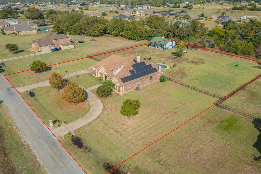 5229 Horseshoe Lane, Royse City, TX 75189 Birds eye view. Boundaries approximate.