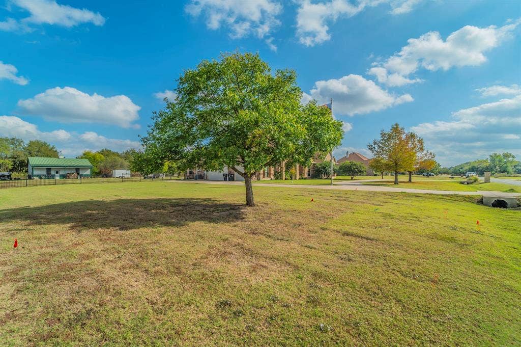 5229 Horseshoe Lane, Royse City, TX 75189 View of the lot from the side.
