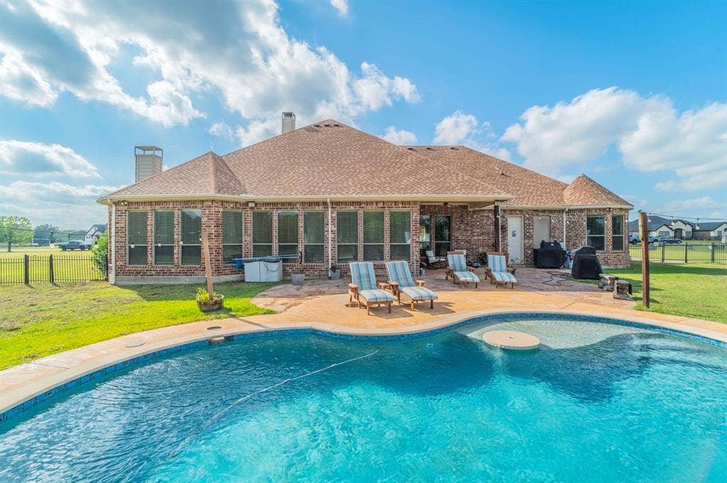 5229 Horseshoe Lane, Royse City, TX 75189 Inground pool! You will love it!