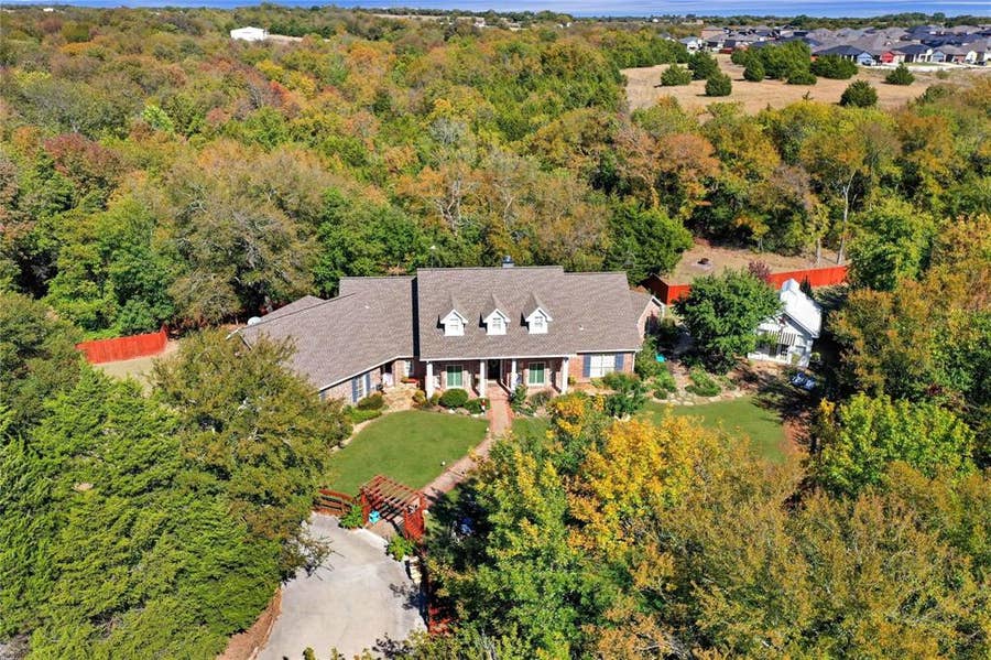 Property photo for 310 Hannah Drive, Farmersville, TX