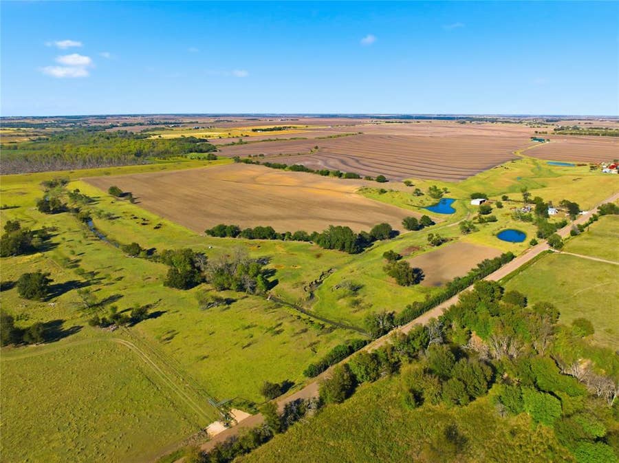 Property photo for 2663 W Crabb Road, West, TX
