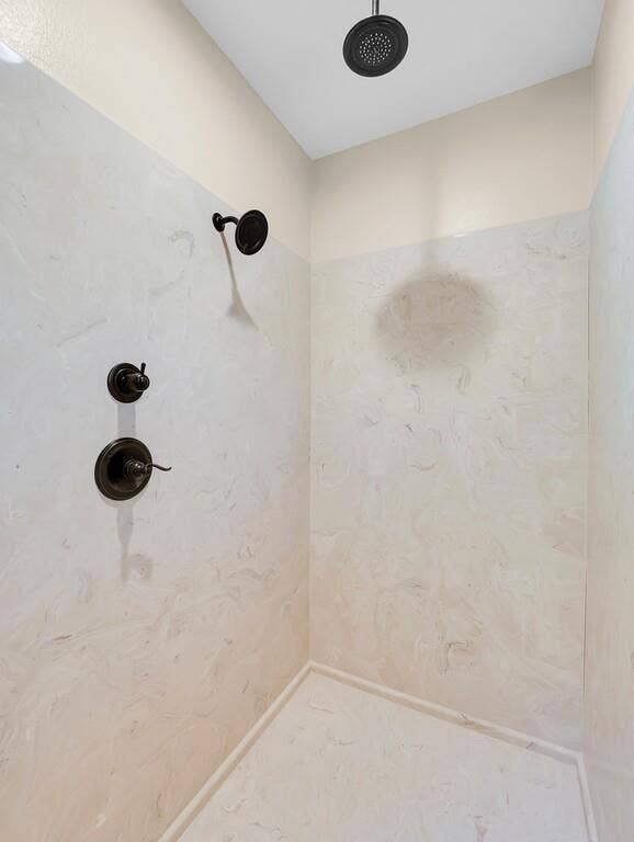 556 Wildwood Trail, Lorena, TX 76655 Full bath with a marble finish shower