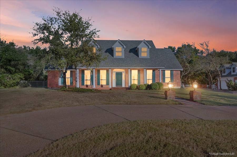 Property photo for 404 Greenwood Lane, Waco, TX