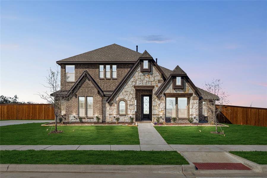 Property photo for 315 Spring Circle, Red Oak, TX