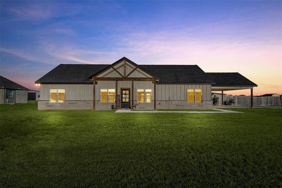 Property photo for 1973 Jackson Lane, China Spring, TX
