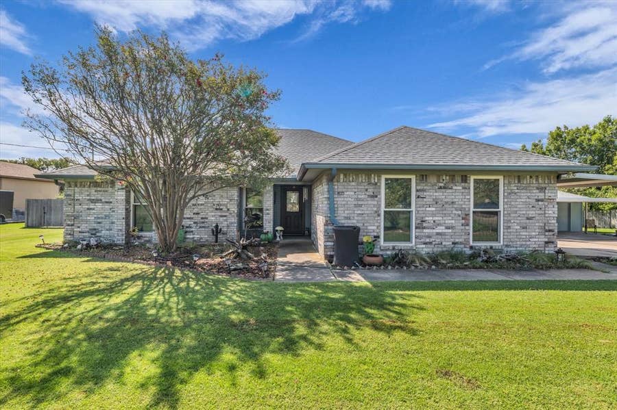 Property photo for 107 Fort Graham Circle, Waco, TX