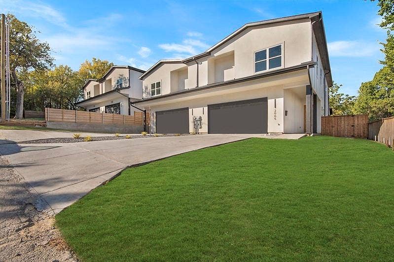 Property photo for 2005 Hearne Avenue, Dallas, TX