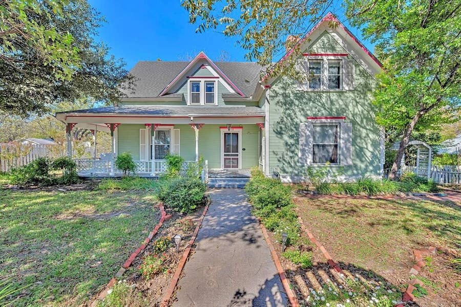 Property photo for 515 Hackberry Street, Clifton, TX