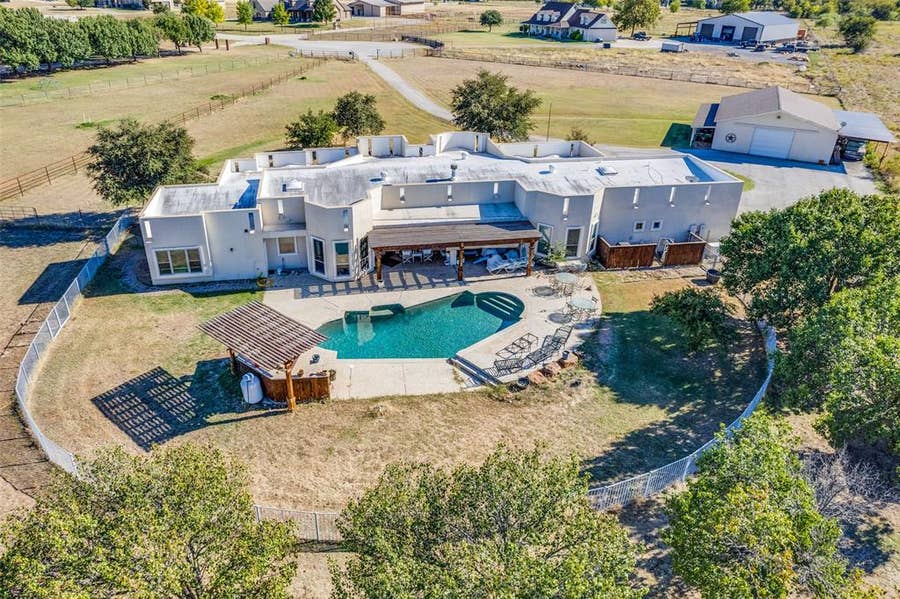 Property photo for 5040 Wind Hill Court, Fort Worth, TX