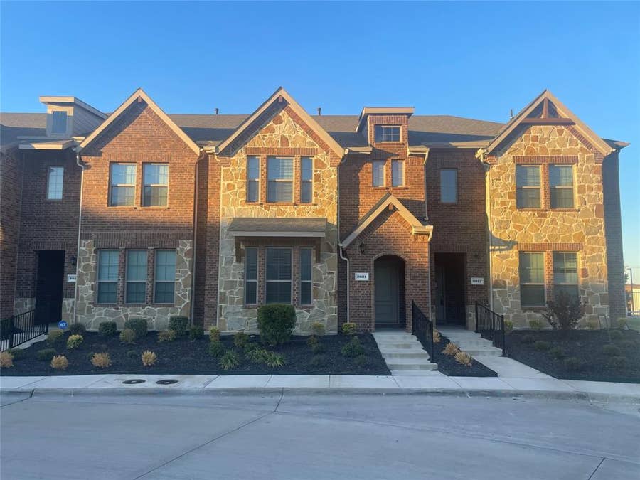 Property photo for 2021 Crooked Bow Drive, Mesquite, TX