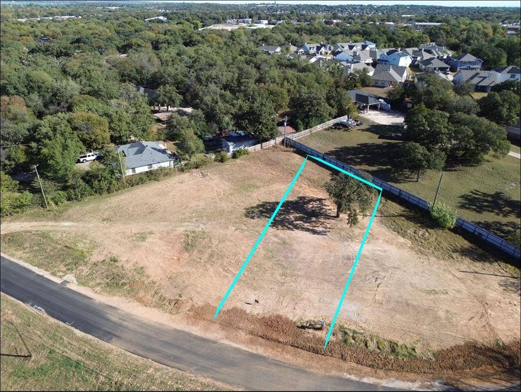 392 North Road, Kennedale, TX 76060 392 North Road, Kennedale, TX 76060