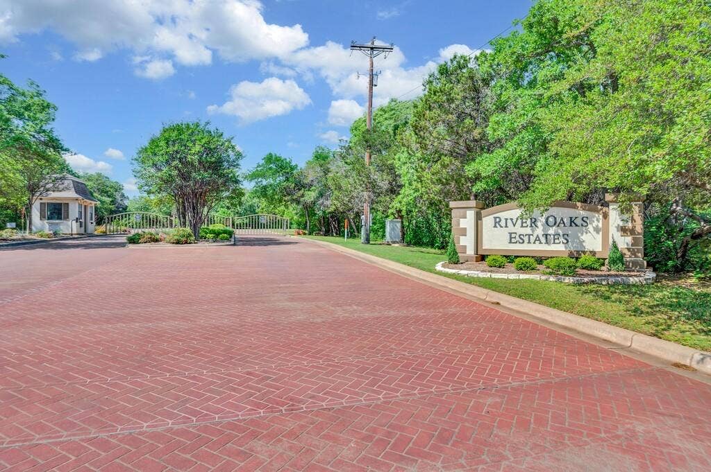 1068 Brazos Bluff Drive, China Spring, TX 76633 1068 Brazos Bluff Drive, China Spring, TX 76633