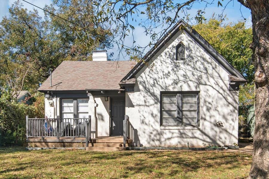 Property photo for 3207 Pine Street, Dallas, TX
