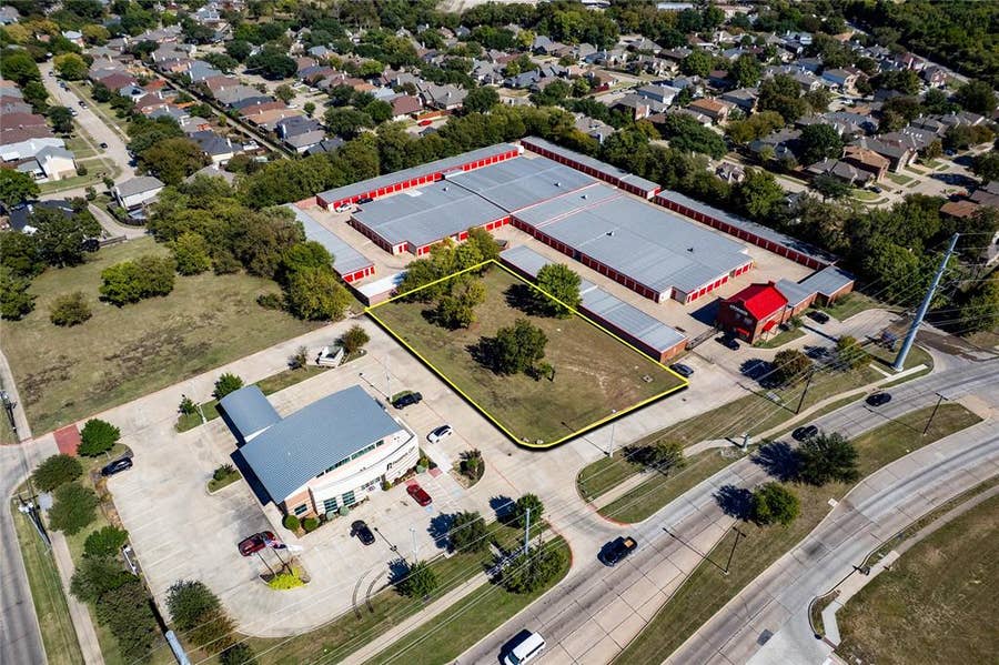 Property photo for 2401 Arapaho Road, Garland, TX