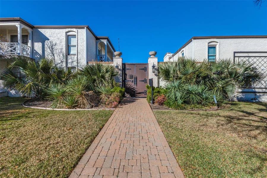 Property photo for 5911 E University Boulevard, #104, Dallas, TX