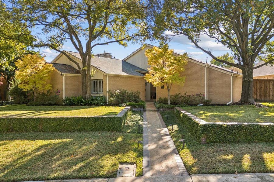 Property photo for 9616 Viewside Drive, Dallas, TX