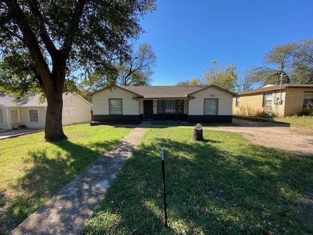 Property photo for 200 S Roberts Cut Off Road, Fort Worth, TX