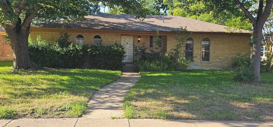 Property photo for 2235 Babalos Lane, Dallas, TX
