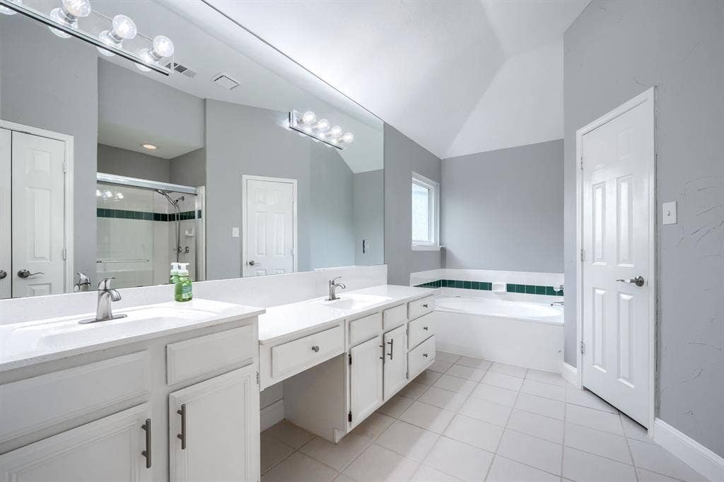 2309 York Court, Carrollton, TX 75006 2309 York Court, Carrollton, TX 75006