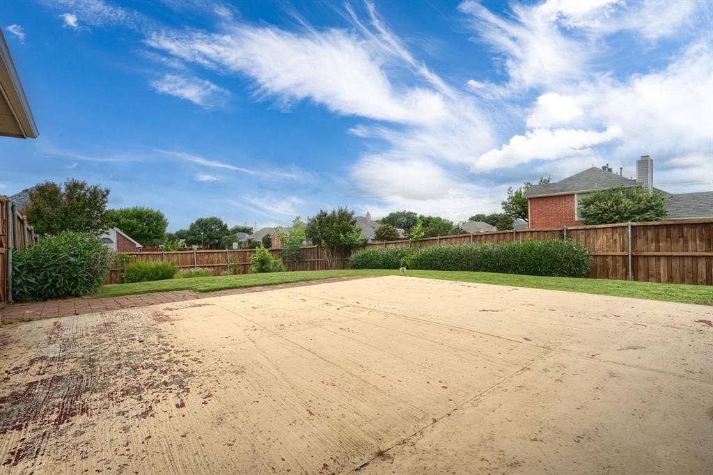 2309 York Court, Carrollton, TX 75006 2309 York Court, Carrollton, TX 75006