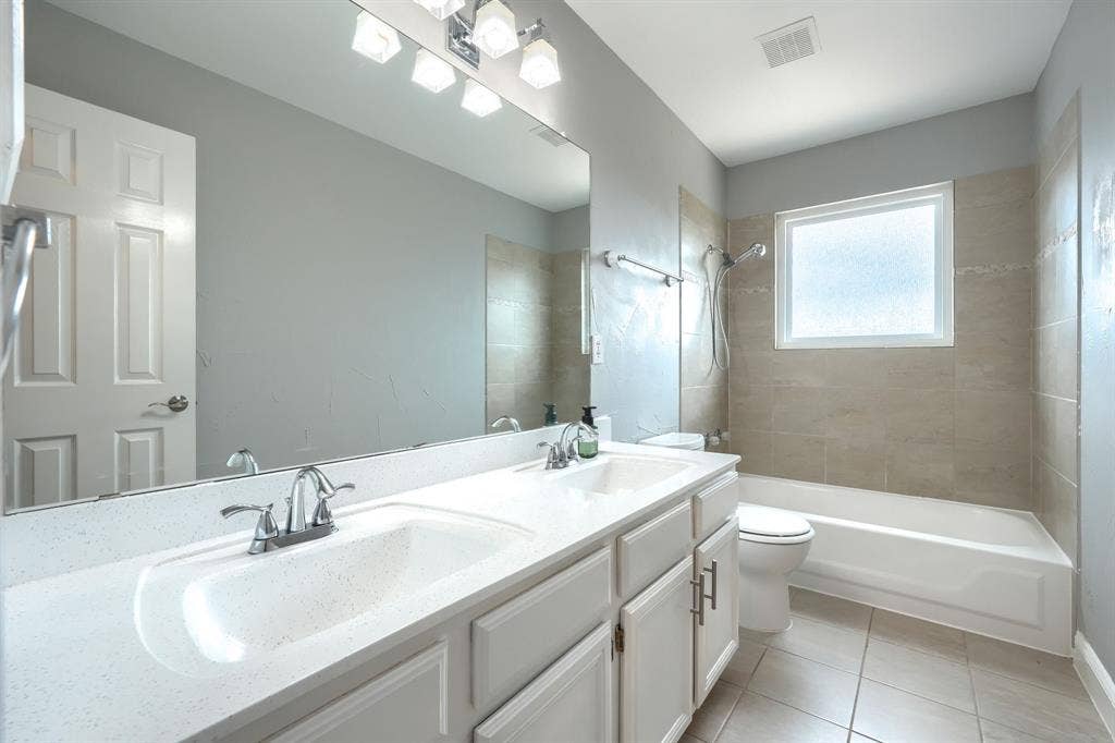 2309 York Court, Carrollton, TX 75006 2309 York Court, Carrollton, TX 75006