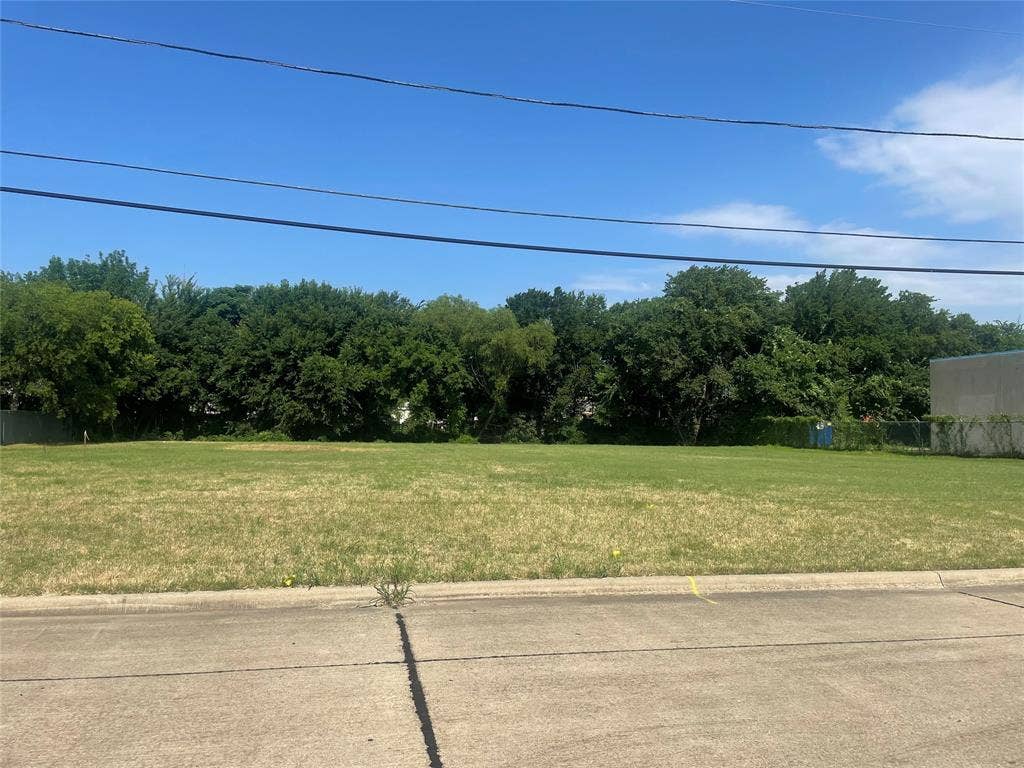 2115 Solona Street, Haltom City, TX 76117 2115 Solona Street, Haltom City, TX 76117