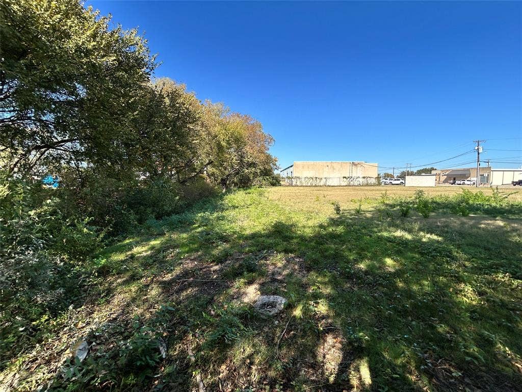 2115 Solona Street, Haltom City, TX 76117 2115 Solona Street, Haltom City, TX 76117