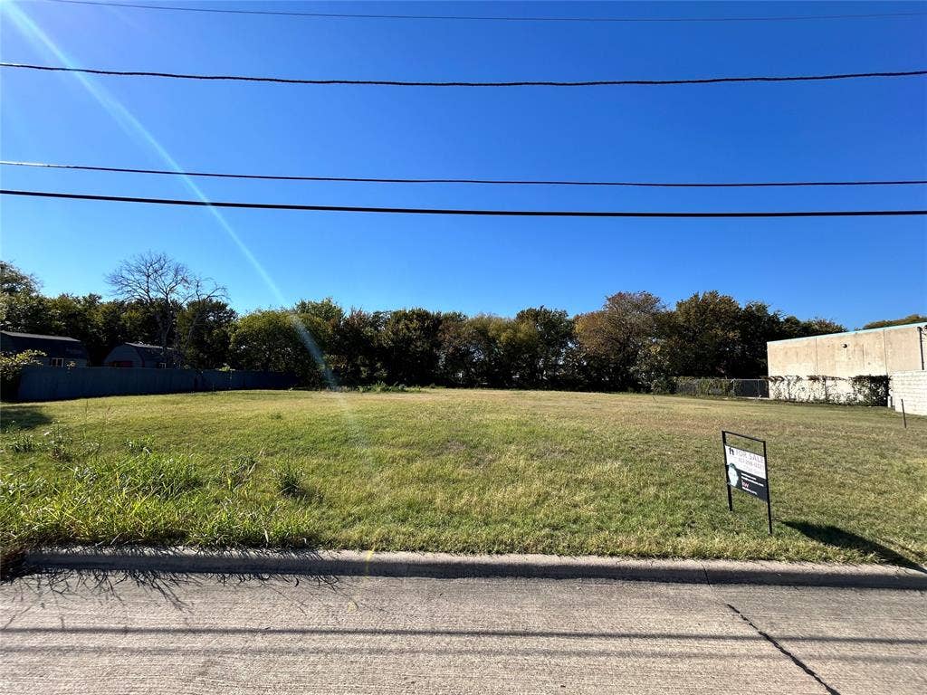 2115 Solona Street, Haltom City, TX 76117 2115 Solona Street, Haltom City, TX 76117