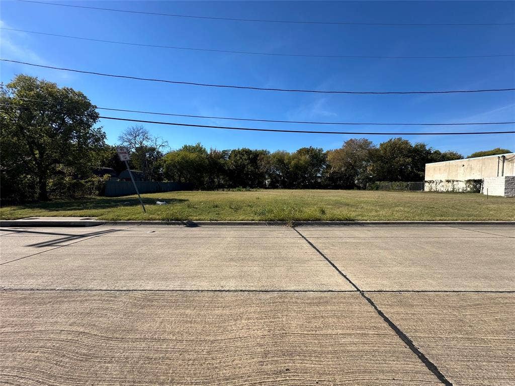 2115 Solona Street, Haltom City, TX 76117 2115 Solona Street, Haltom City, TX 76117