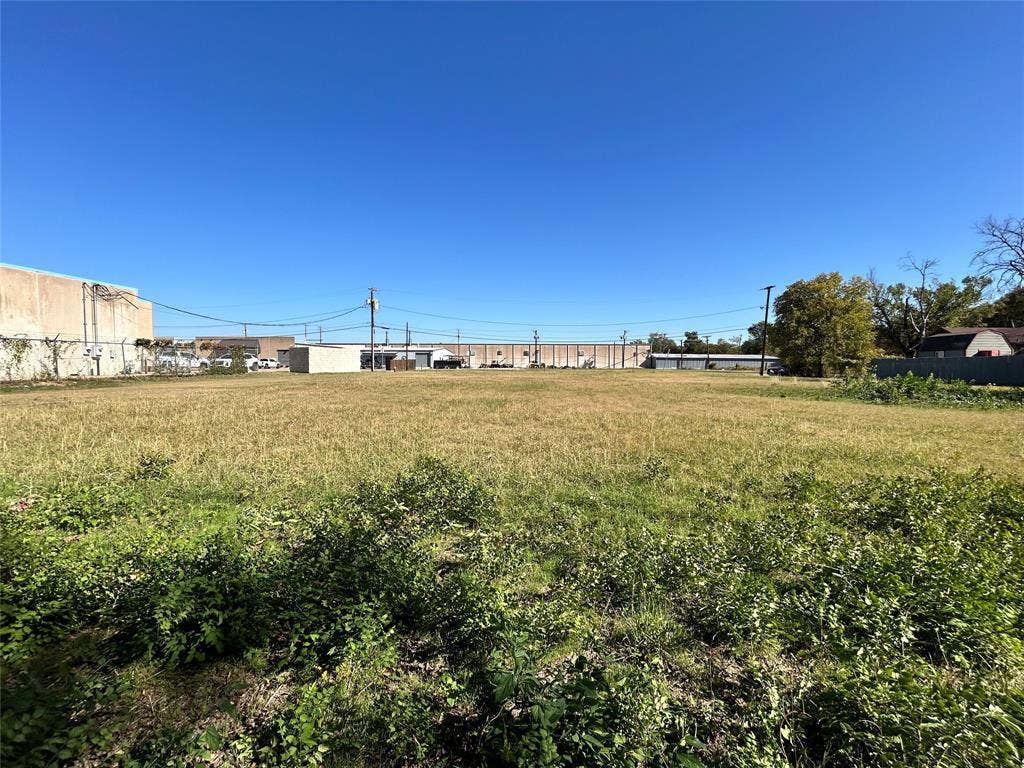 2115 Solona Street, Haltom City, TX 76117 2115 Solona Street, Haltom City, TX 76117