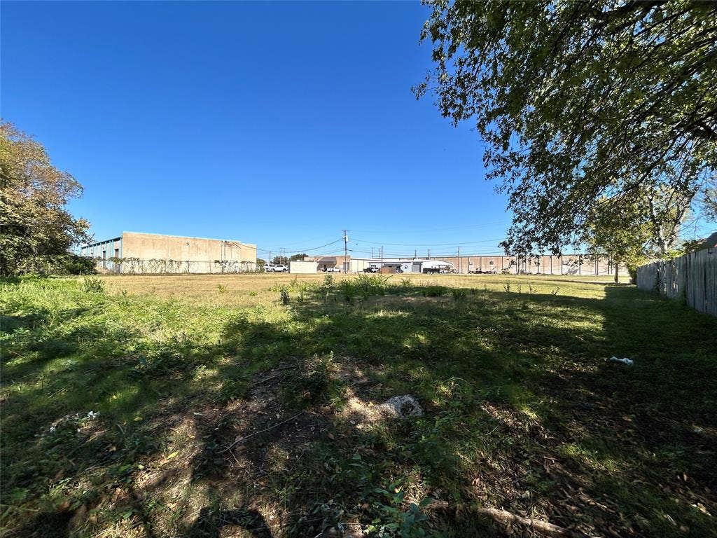 2115 Solona Street, Haltom City, TX 76117 2115 Solona Street, Haltom City, TX 76117
