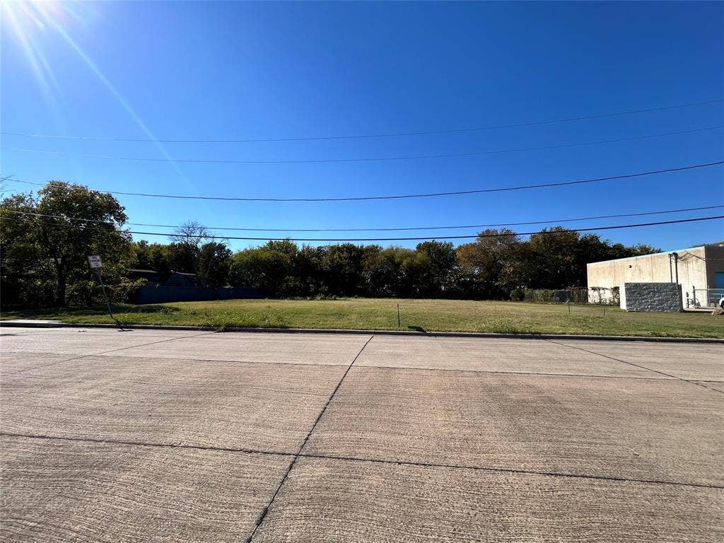 2115 Solona Street, Haltom City, TX 76117 2115 Solona Street, Haltom City, TX 76117