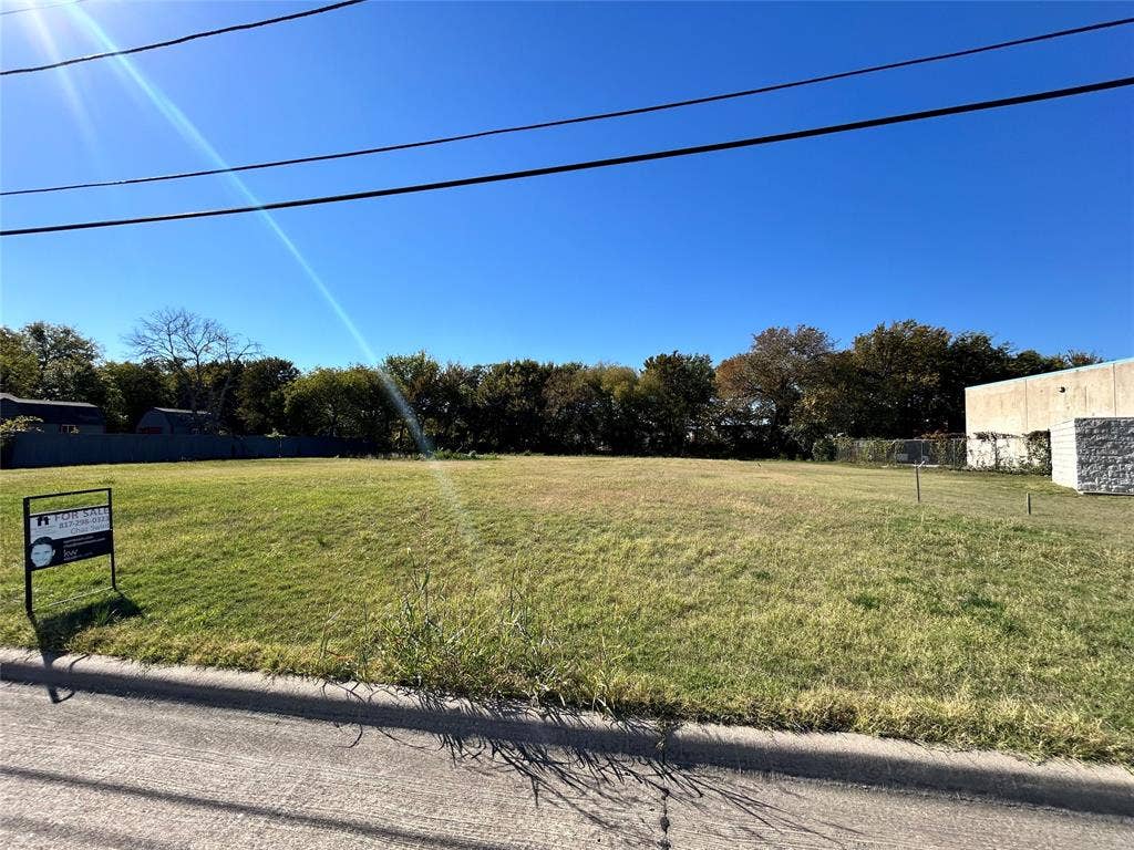 2115 Solona Street, Haltom City, TX 76117 2115 Solona Street, Haltom City, TX 76117