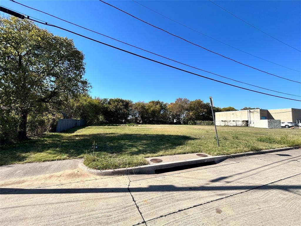 2115 Solona Street, Haltom City, TX 76117 2115 Solona Street, Haltom City, TX 76117