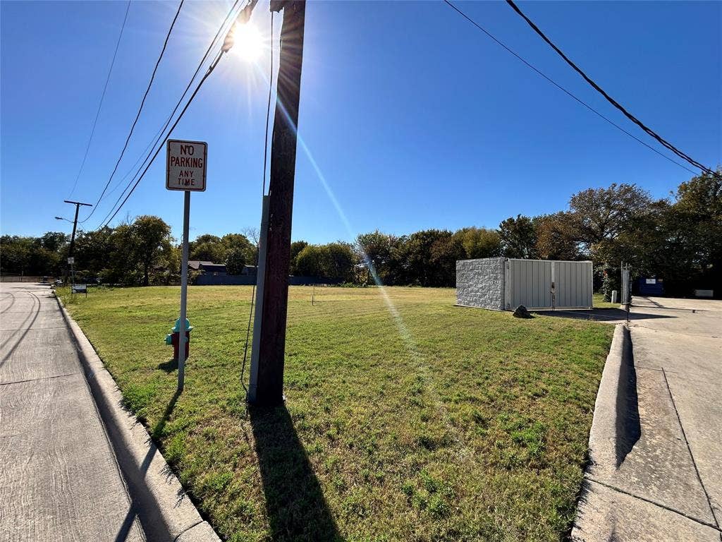 2115 Solona Street, Haltom City, TX 76117 2115 Solona Street, Haltom City, TX 76117