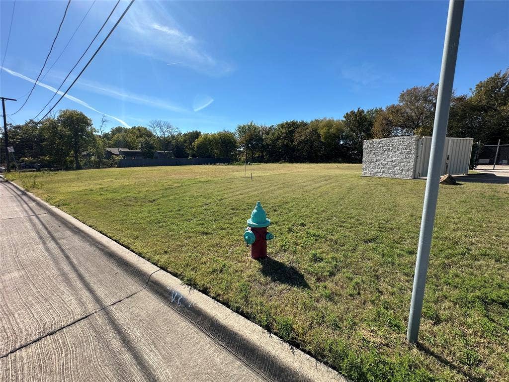 2115 Solona Street, Haltom City, TX 76117 2115 Solona Street, Haltom City, TX 76117