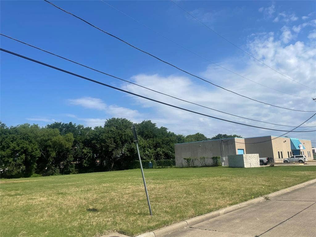 2115 Solona Street, Haltom City, TX 76117 2115 Solona Street, Haltom City, TX 76117