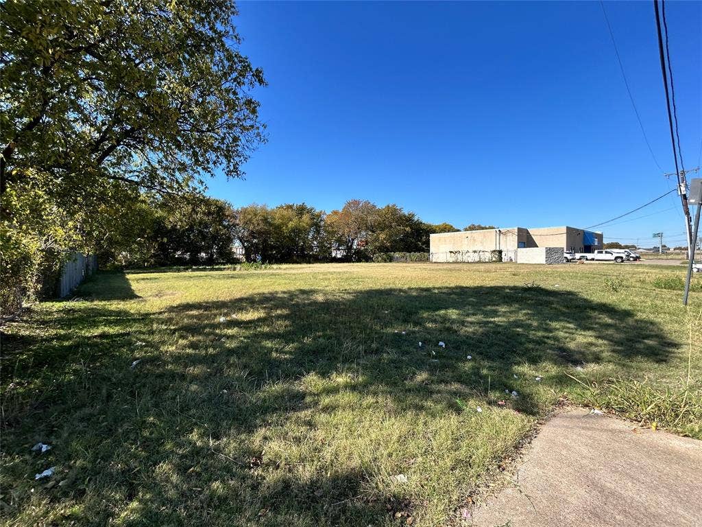 2115 Solona Street, Haltom City, TX 76117 2115 Solona Street, Haltom City, TX 76117