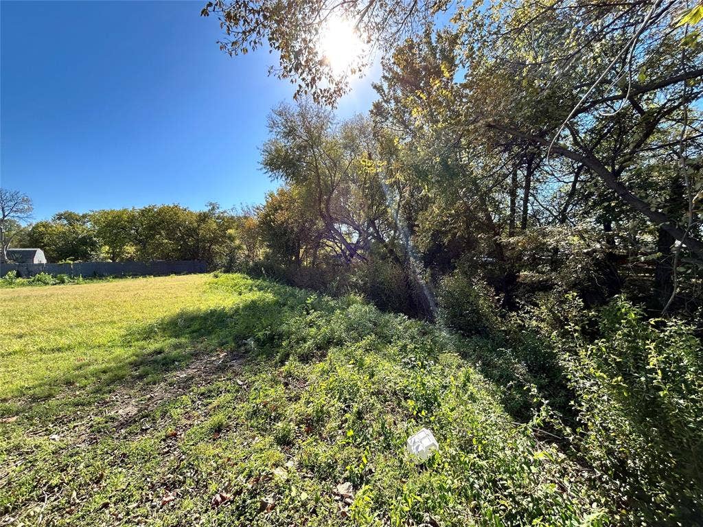 2115 Solona Street, Haltom City, TX 76117 2115 Solona Street, Haltom City, TX 76117