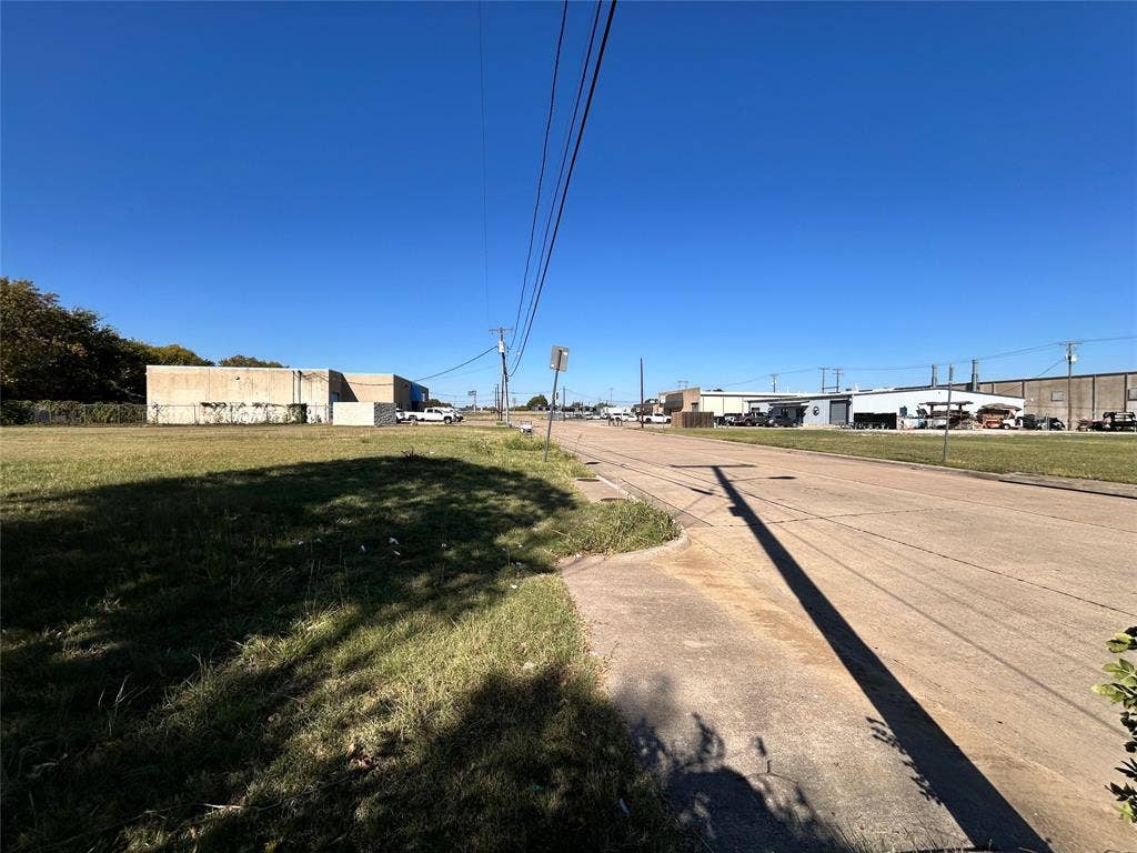 2115 Solona Street, Haltom City, TX 76117 2115 Solona Street, Haltom City, TX 76117