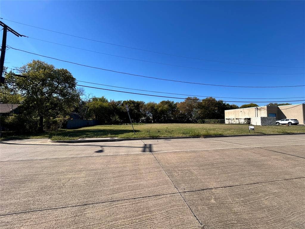 2115 Solona Street, Haltom City, TX 76117 2115 Solona Street, Haltom City, TX 76117